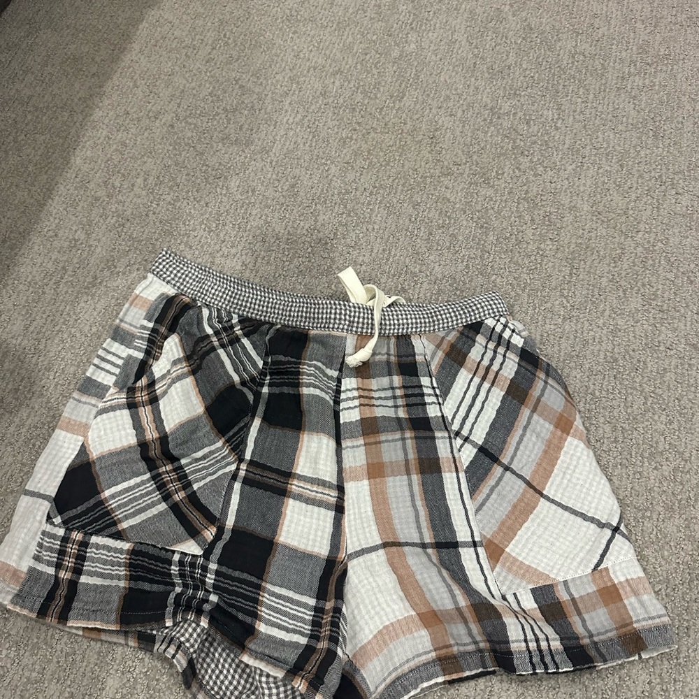 Aerie Plaid Women's Cargo Shorts - Black, Brown, White